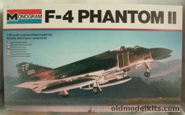 Monogram 1/48 F-4C / F-4D Phantom II Col Robin Olds 1967 / Capt Steve Ritchie 1972 / 23rd TFS Germany, 5800 plastic model kit